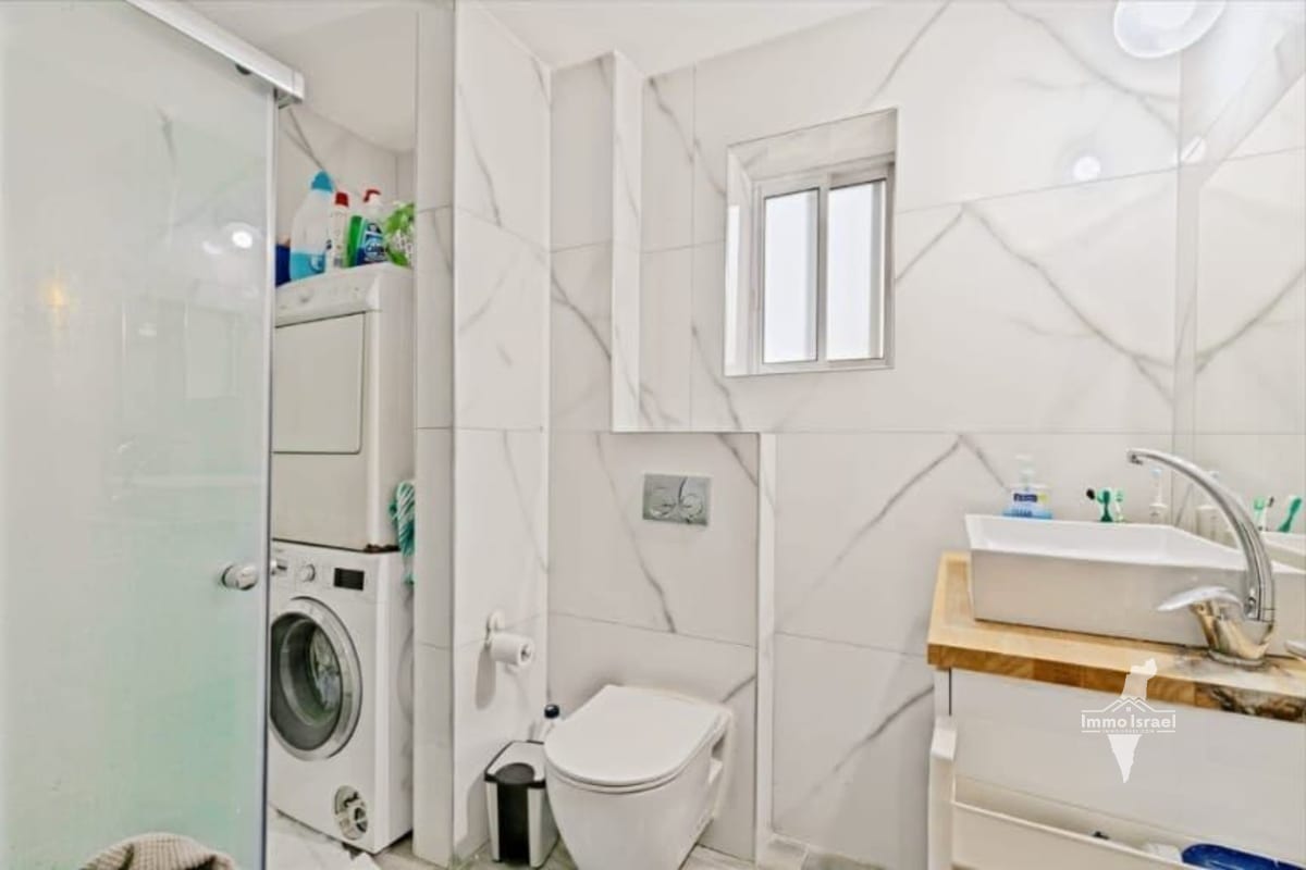 Продается 4-комнатная квартира в квартале Бейт Хакерем, Иерусалим