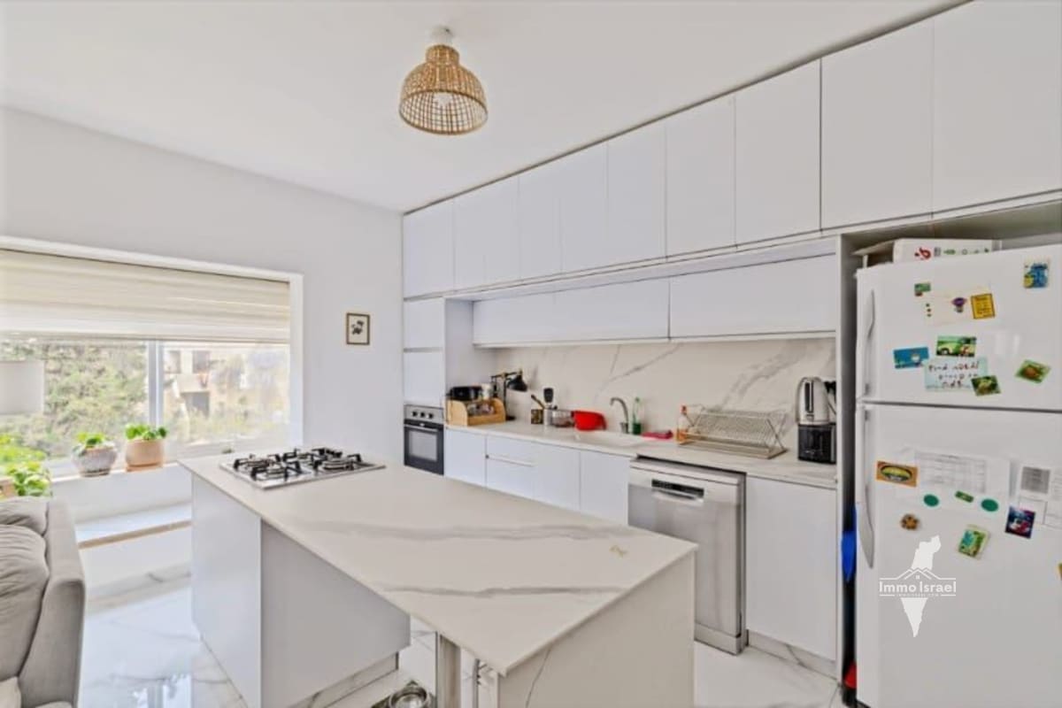 For Sale: 4-Room Apartment in Beit HaKerem Neighborhood, Jerusalem