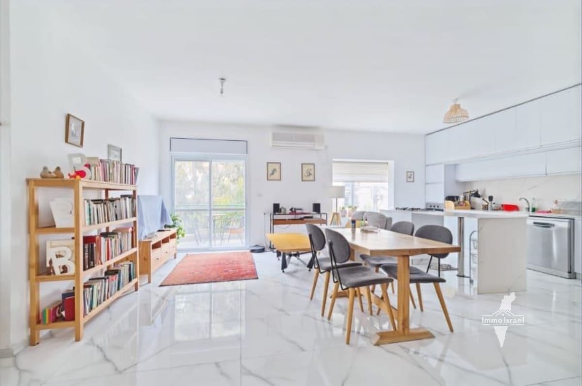 For Sale: 4-Room Apartment in Beit HaKerem Neighborhood, Jerusalem