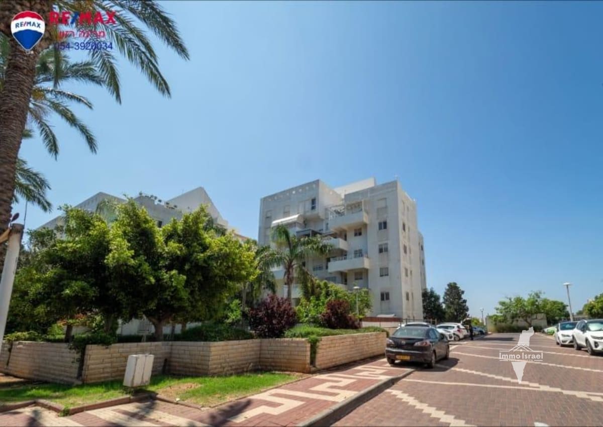 For Sale: 4-Room Apartment in Ein Sara, Nahariya