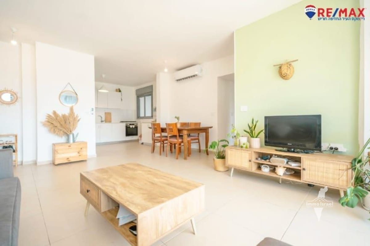 For Sale: 4-Room Apartment on Sderot HaGeshemah, Harish