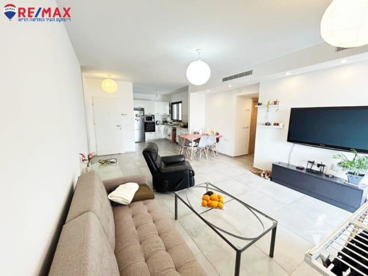 À vendre : Appartement de 5 pièces rue Zayit, Harish