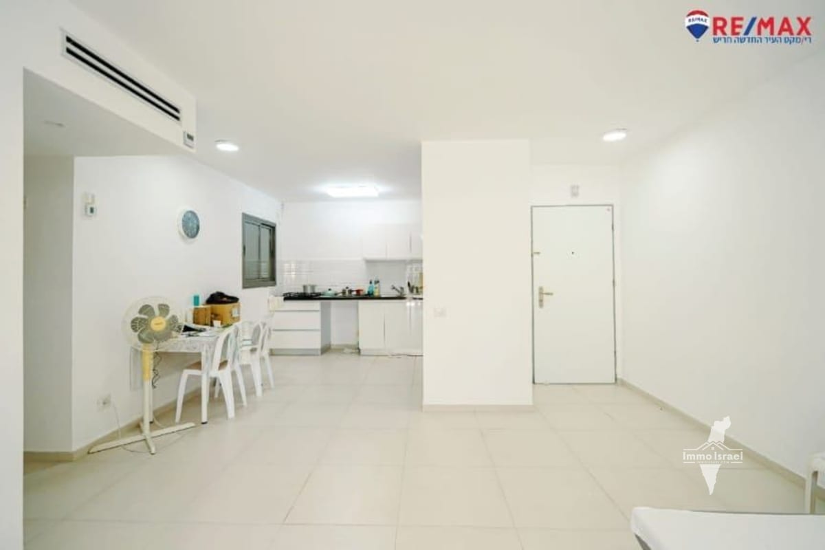 למכירה דירת 4 חדרים ברחוב גפן, חריש