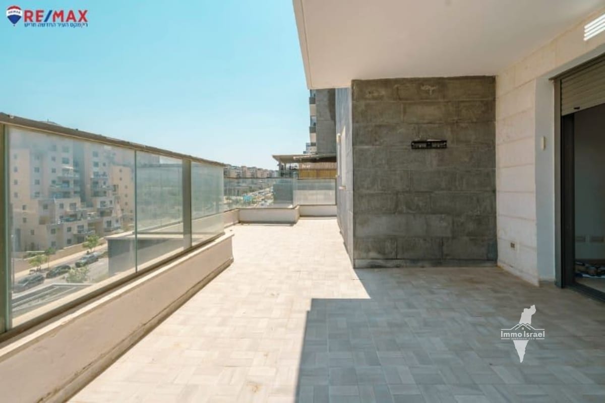 למכירה דירת 4 חדרים ברחוב גפן, חריש