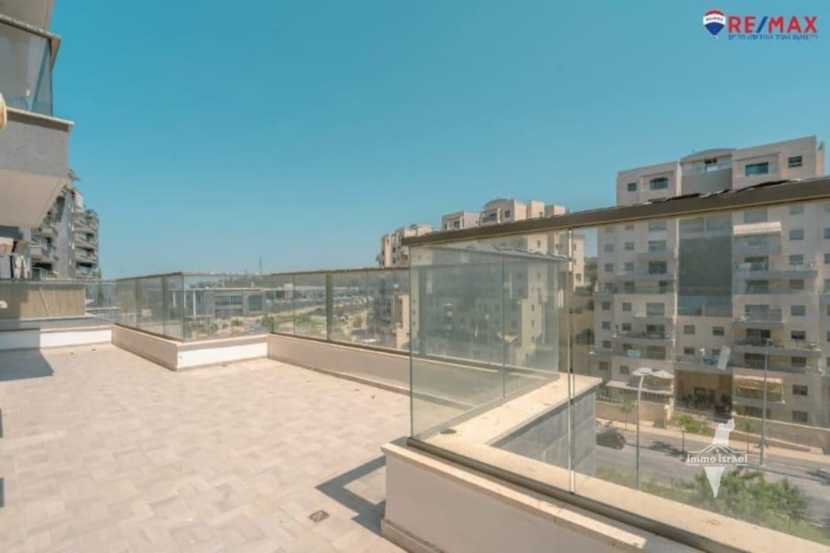 למכירה דירת 4 חדרים ברחוב גפן, חריש