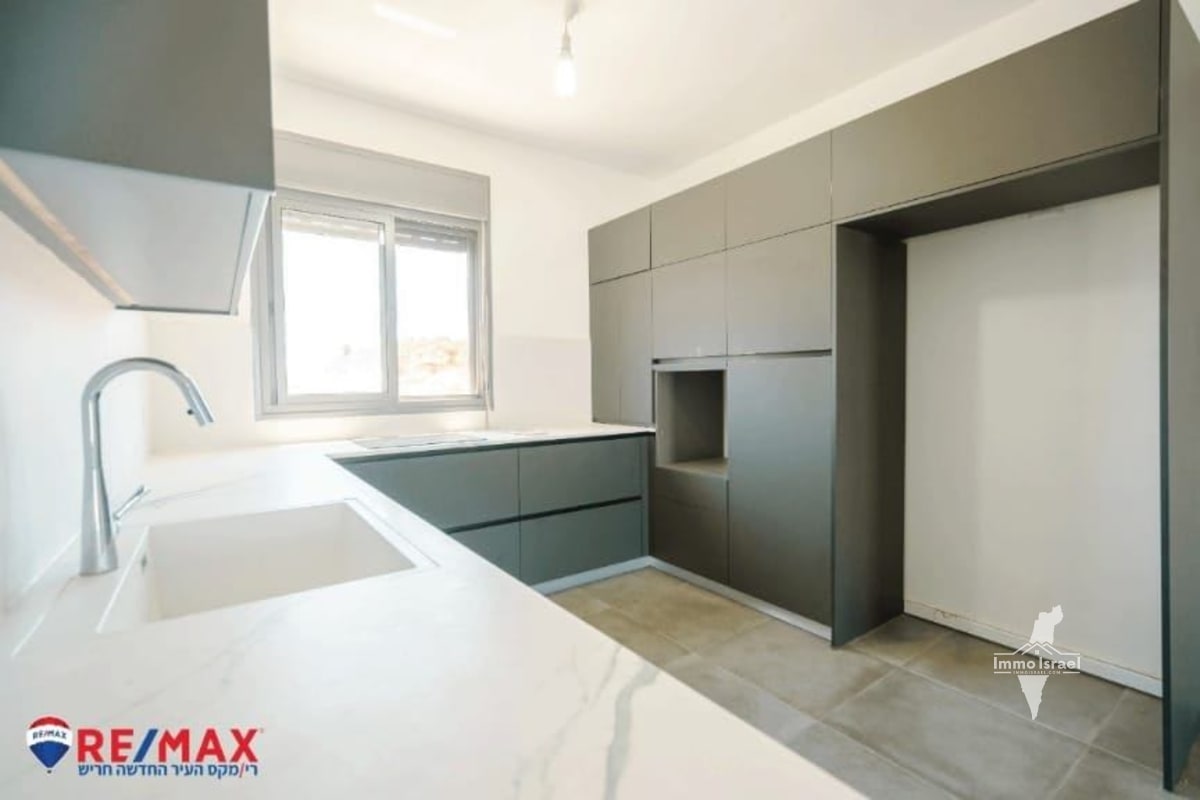 À vendre : Appartement de 5 pièces rue Kalanit, Harish