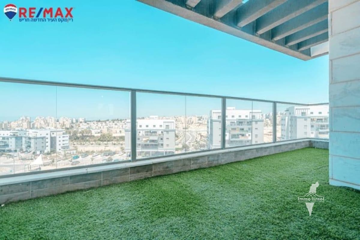 Продается 5-комнатная квартира на улице Каланит, Хариш