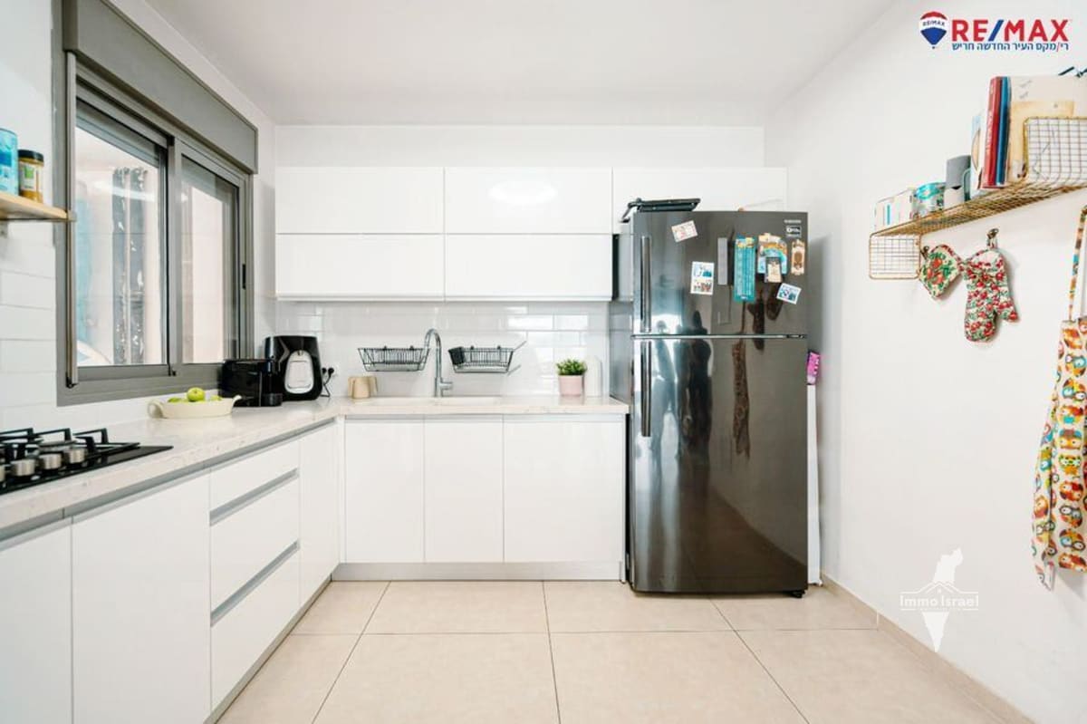 À vendre : Appartement de 4 pièces rue Narkis, Harish