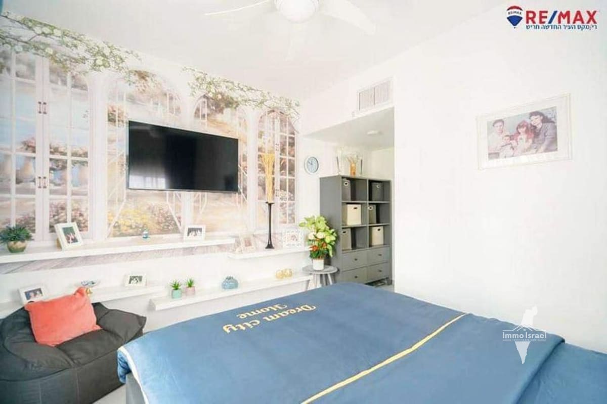 For Sale: 4-Room Apartment on Bareket Street, Harish