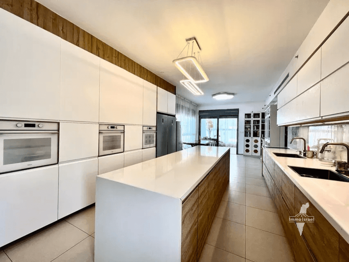 5-Room Apartment for Sale on HaAgamim Street, Netanya