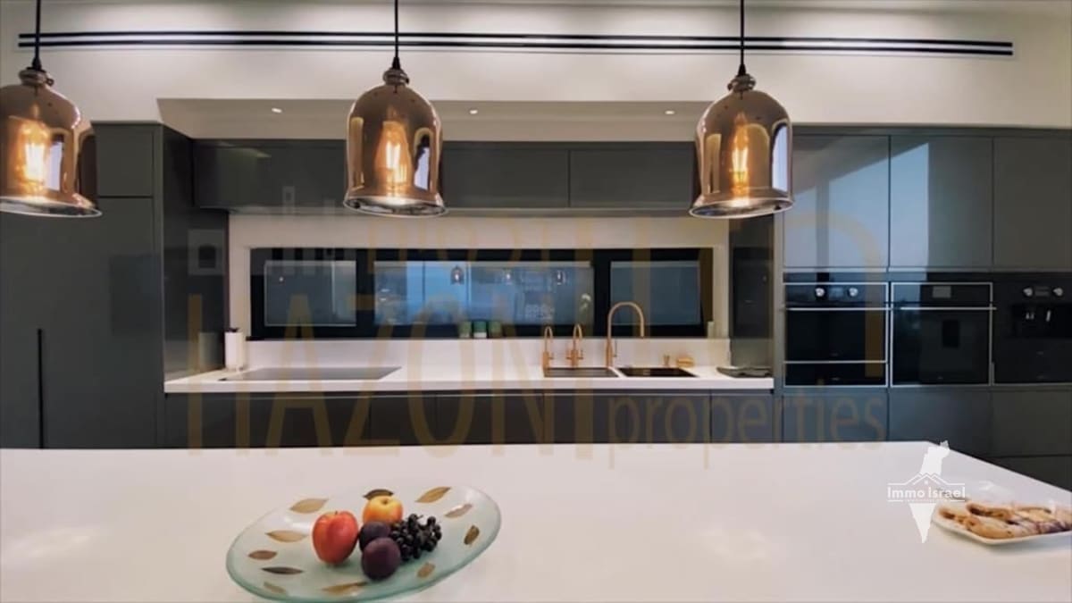 Villa 5.5 for Sale in Kfar Vradim