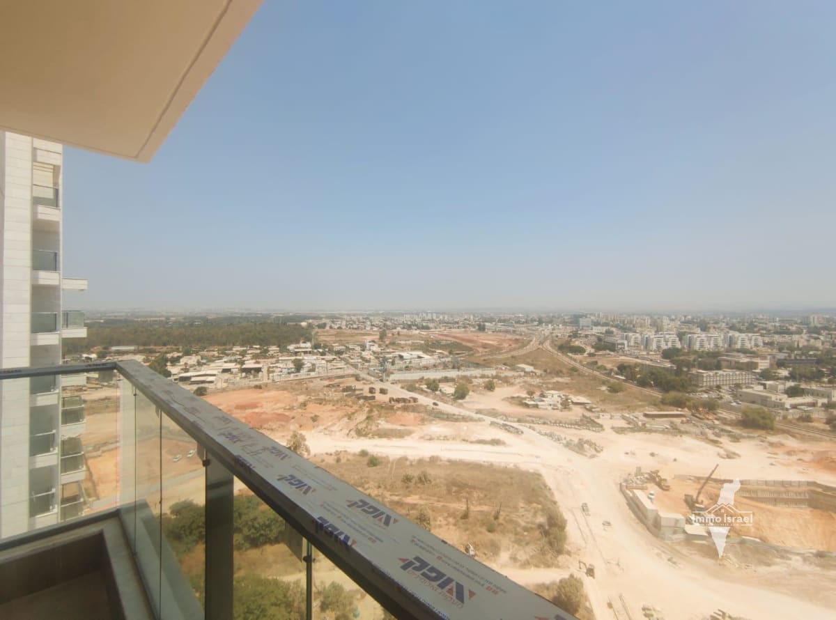 3-Room Apartment for Rent on Sderot Herzl 1, Neot Perez, Ramla