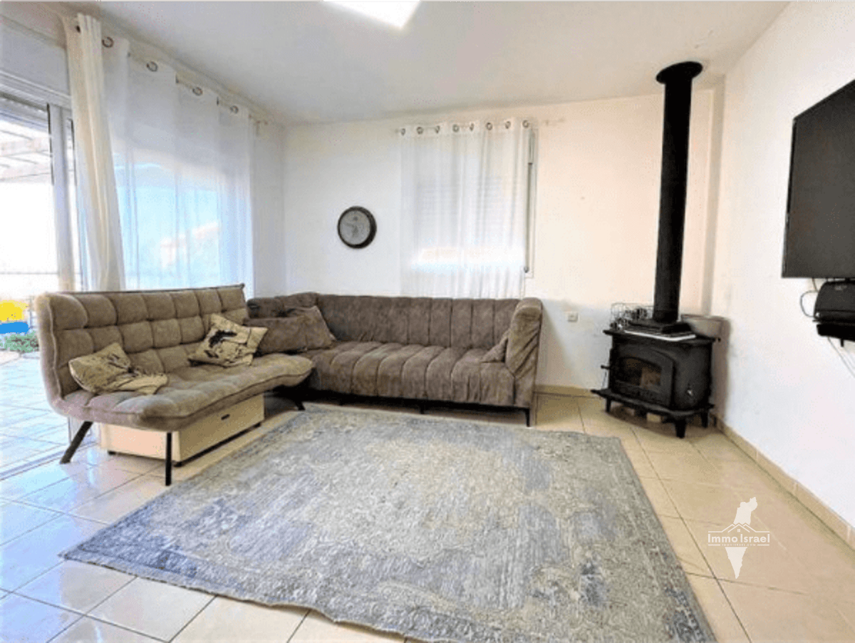 למכירה קוטג' 4 חדרים בחיננית