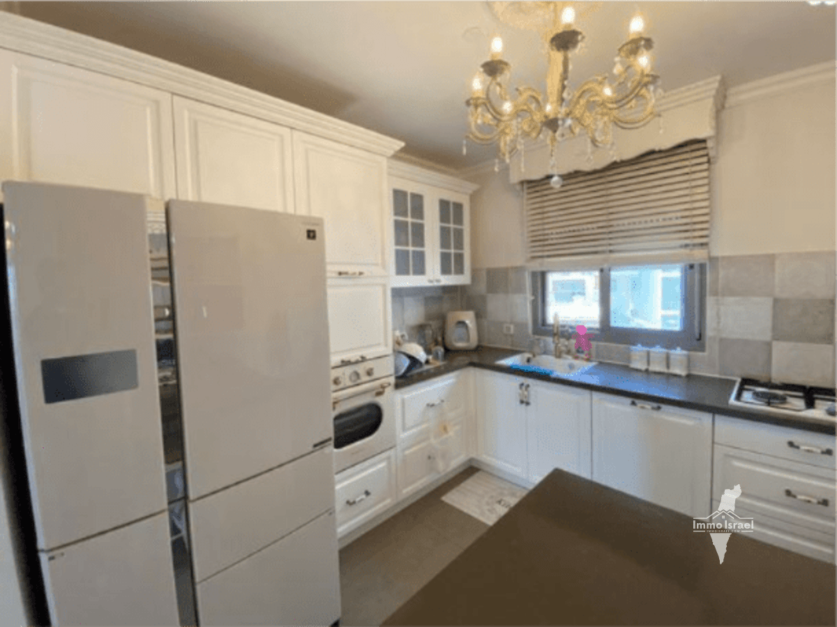 למכירה דירת 4 חדרים ברחוב תמר חריש