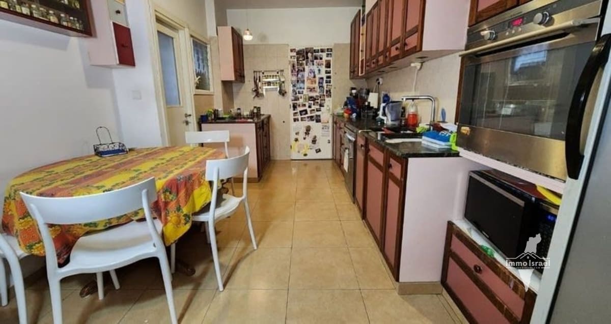 For Sale: 5.5-Room Apartment on HaYasmin Street, Kfar Saba