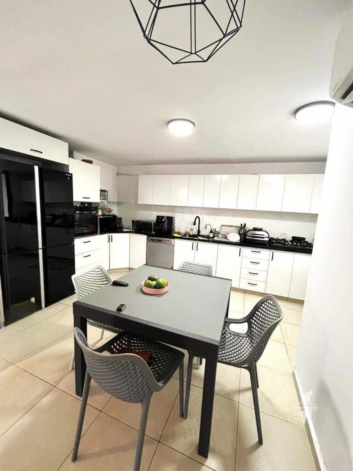 À vendre : Appartement de 5 pièces à la rue David Elazar, Ra'anana