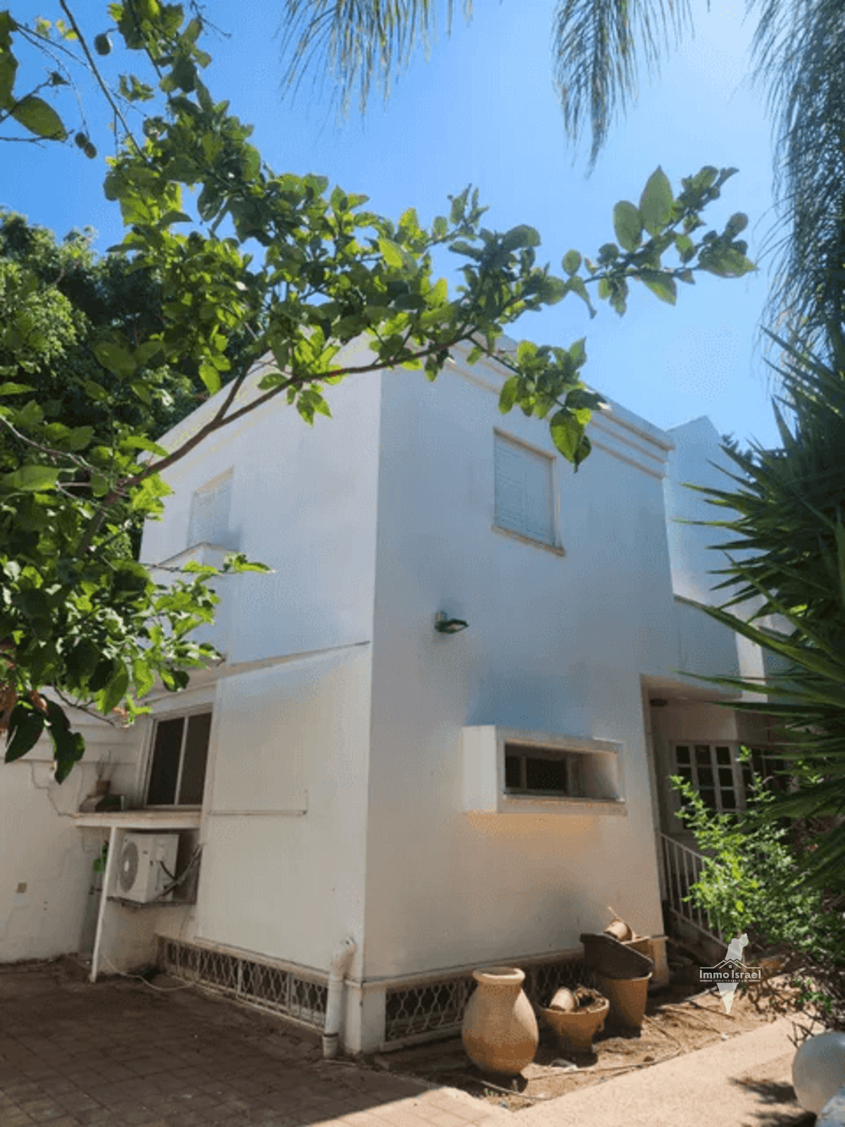 7-Room Cottage for Sale in Nof Yam Neighborhood, Herzliya