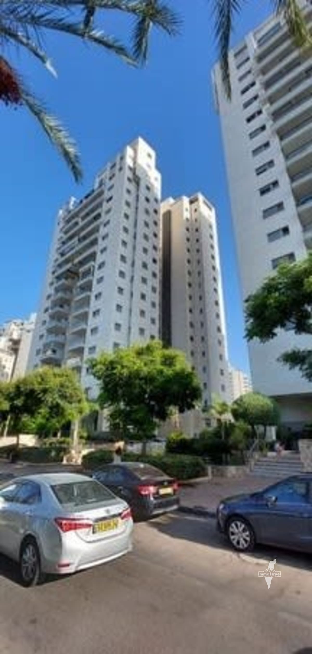 Appartement de 4 pièces à vendre sur la Sderot HaAlonim, Be'er Ya'akov