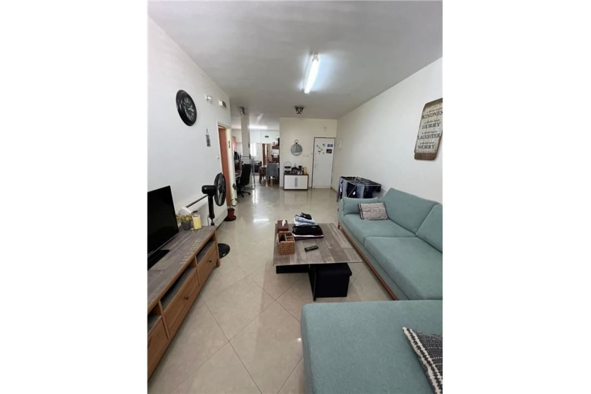 4-Room Apartment for Sale on Ahima'ats Street 44, Tel Aviv