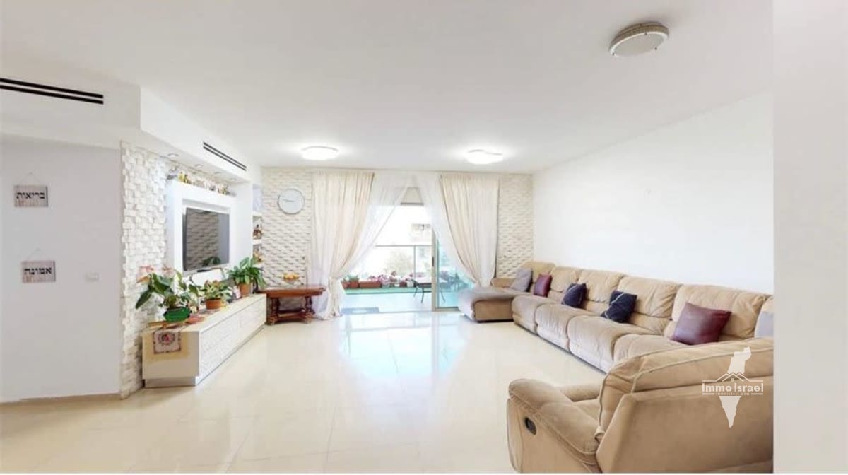Appartement de 5 pièces à vendre sur la rue Isser Yehuda Unterman, Tel Aviv