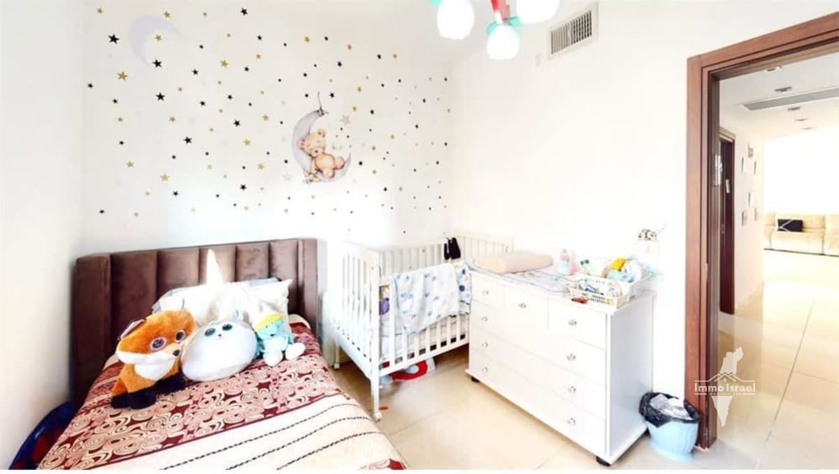 Appartement de 5 pièces à vendre sur la rue Isser Yehuda Unterman, Tel Aviv