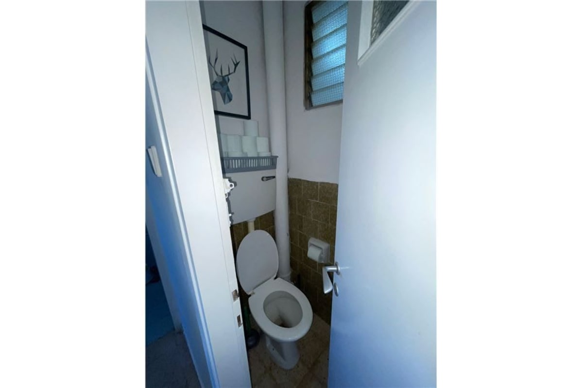 3-Room Apartment for Sale on Ma'apilei Egoz Street 104, Tel Aviv