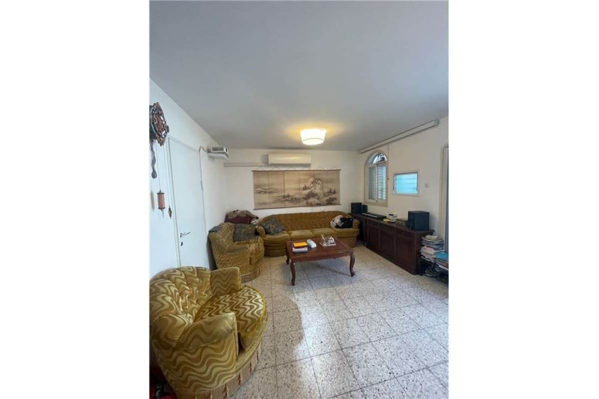 7-Room Private House for Sale on Ivri Street 8, Tel Aviv