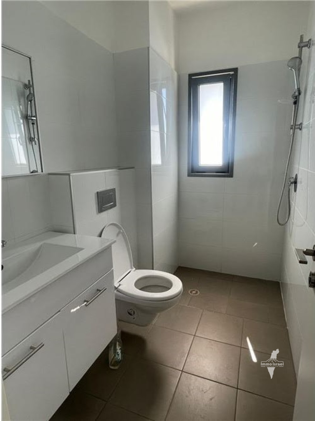 For Rent: 4-Room Apartment on Mor Street, Tel Aviv