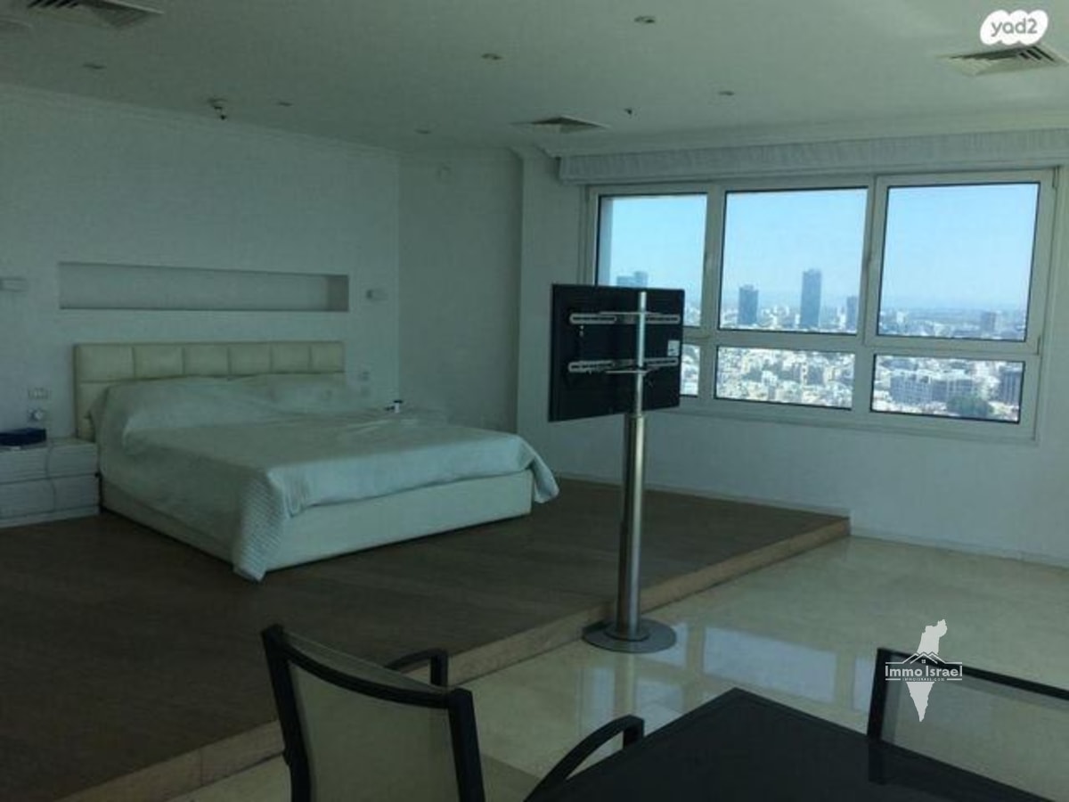 Prime Location Penthouse on HaYarkon Street, Tel Aviv