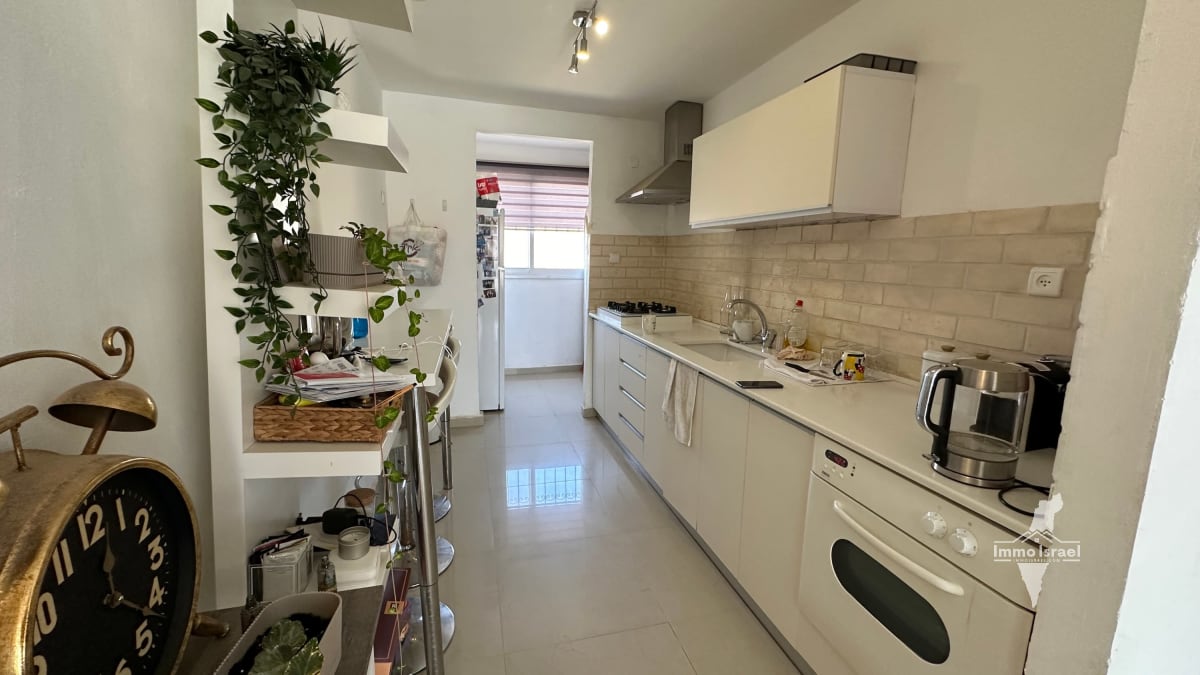 3-Room Apartment next to Grand Kanyon, Beer Sheva