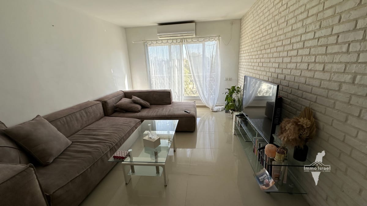 3-Room Apartment next to Grand Kanyon, Beer Sheva