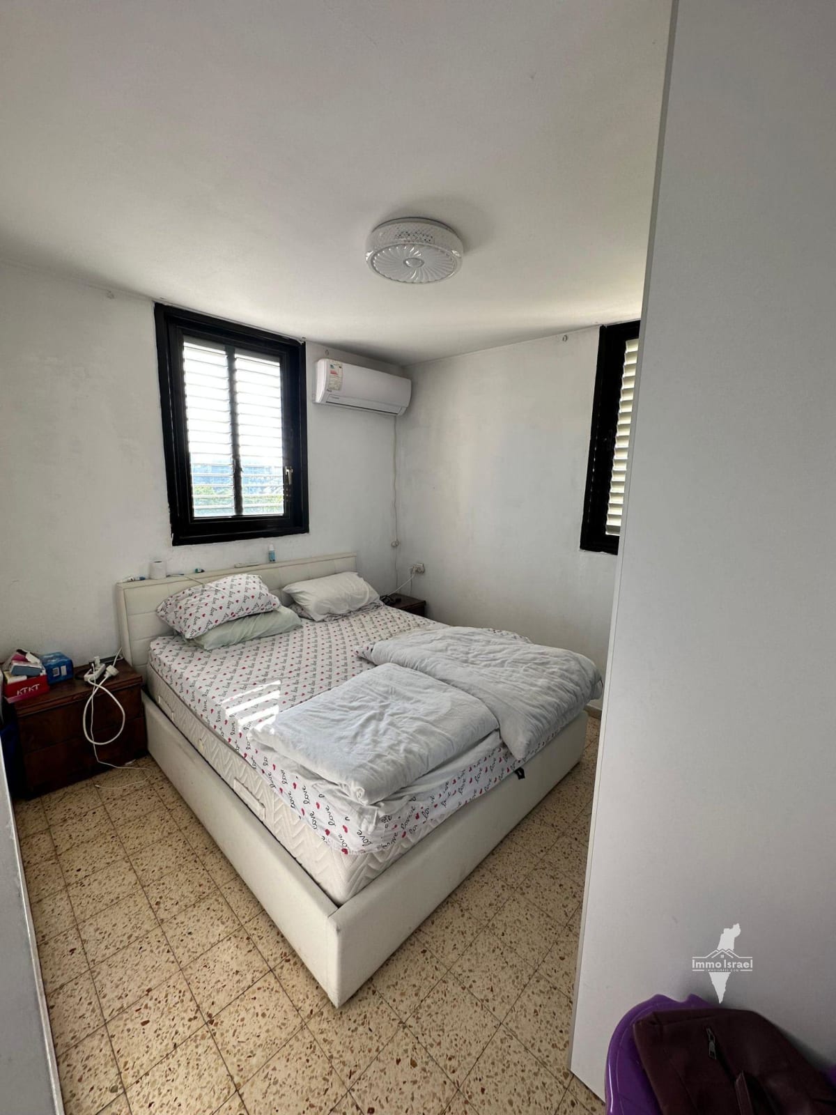 Renovated and Spacious 4-Room Apartment on Maharozet Street, Tel Aviv-Yafo