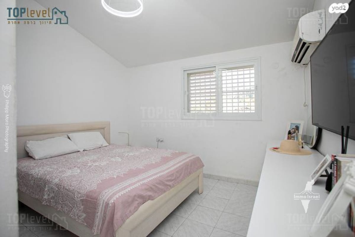 5-Room Duplex Penthouse for Sale on Harduf Street, Tirat Carmel