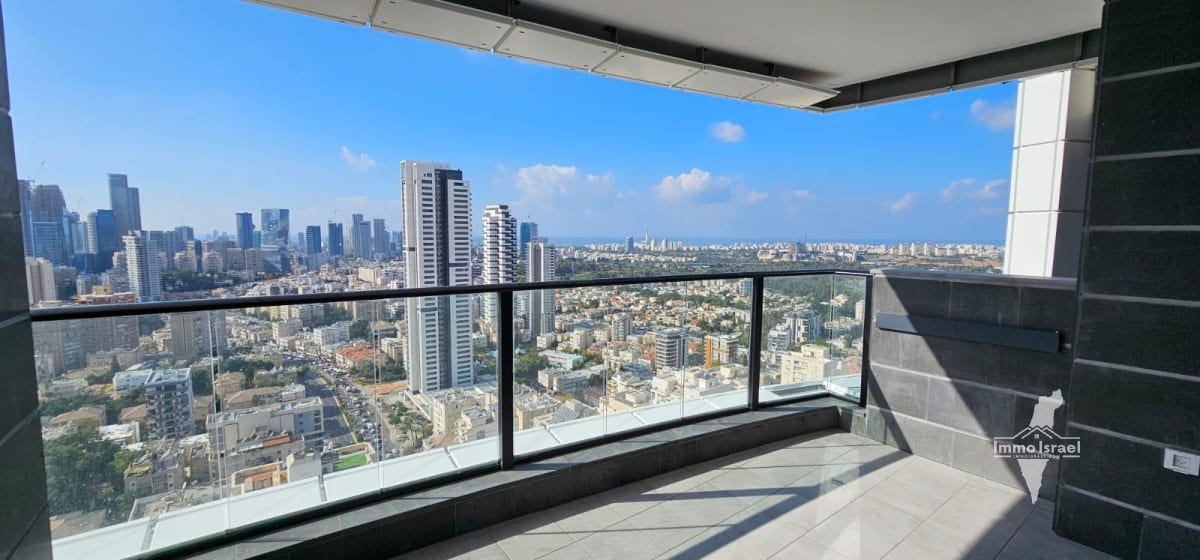 Beautiful 4-Room Sea View Apartment for Sale, Ramat Gan