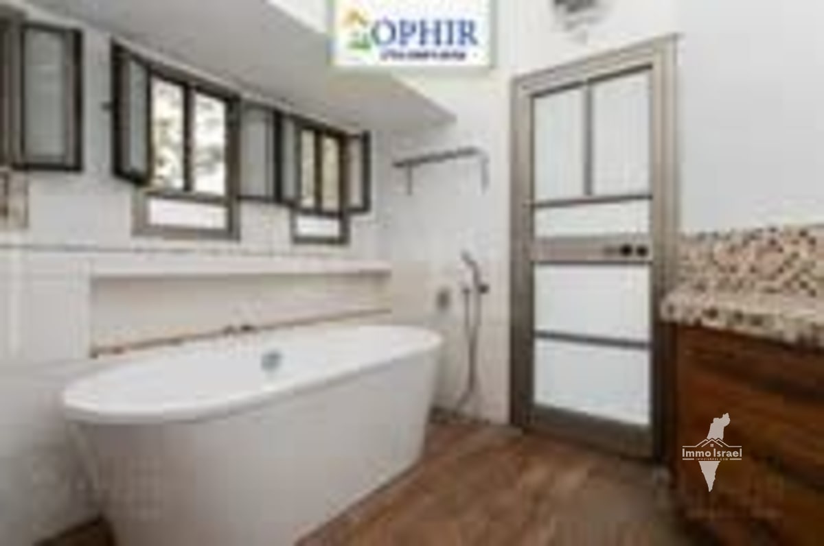 7-Room Garden Apartment for Sale on Shoshanat Ha'Karmel Street, Haifa