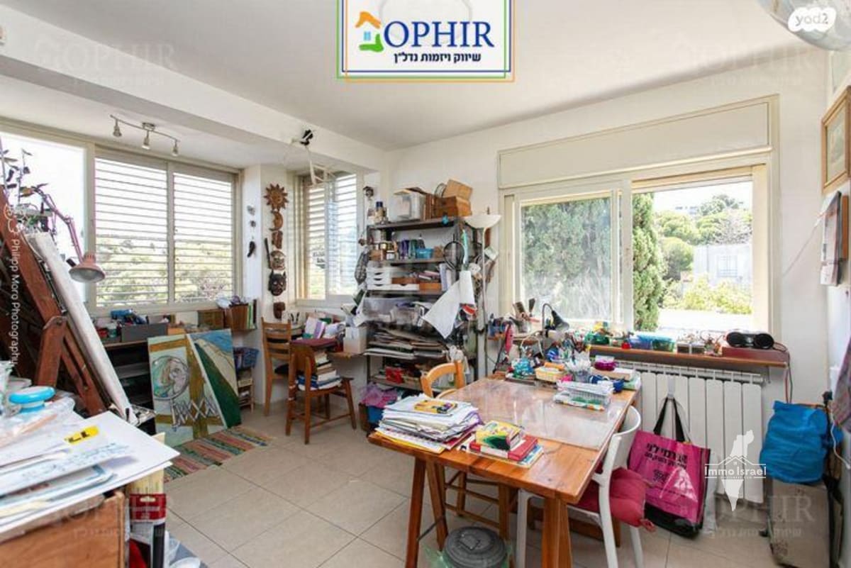 5-Room Penthouse for Sale on Kadima Street, Haifa