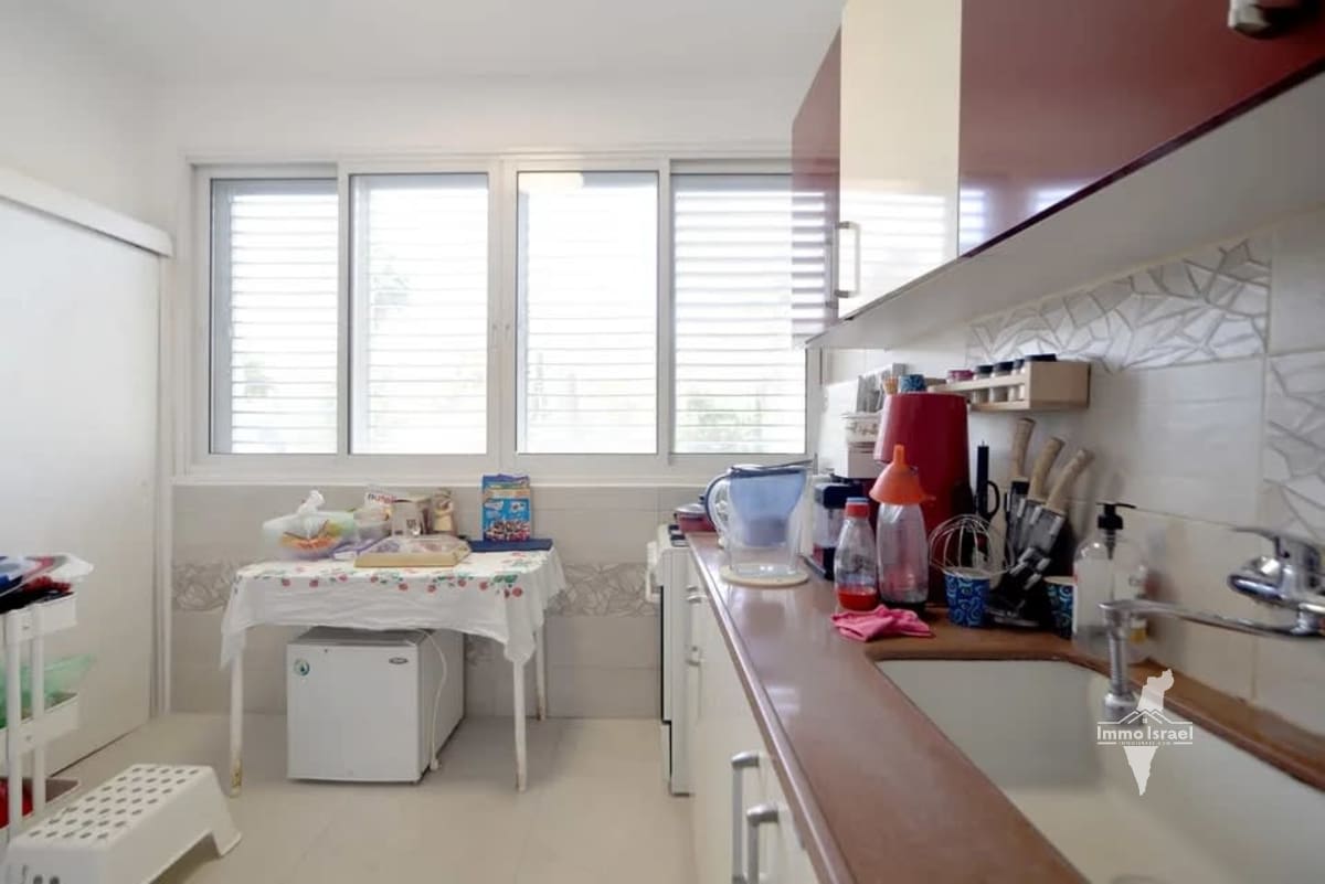 4-Room Apartment for Sale on Sderot HaMeginim, Haifa