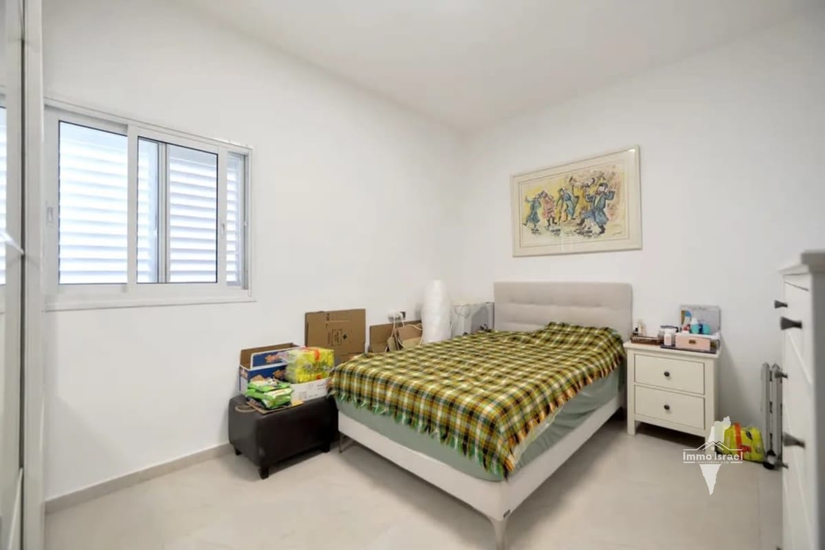 4-Room Apartment for Sale on Sderot HaMeginim, Haifa