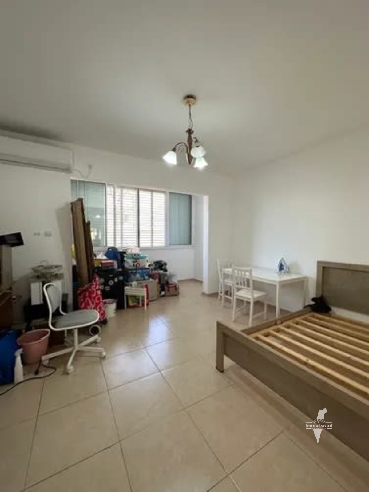 Appartement de 2.5 pièces dans un complexe de Pinuy Binuy à vendre sur la rue Avner, Haïfa