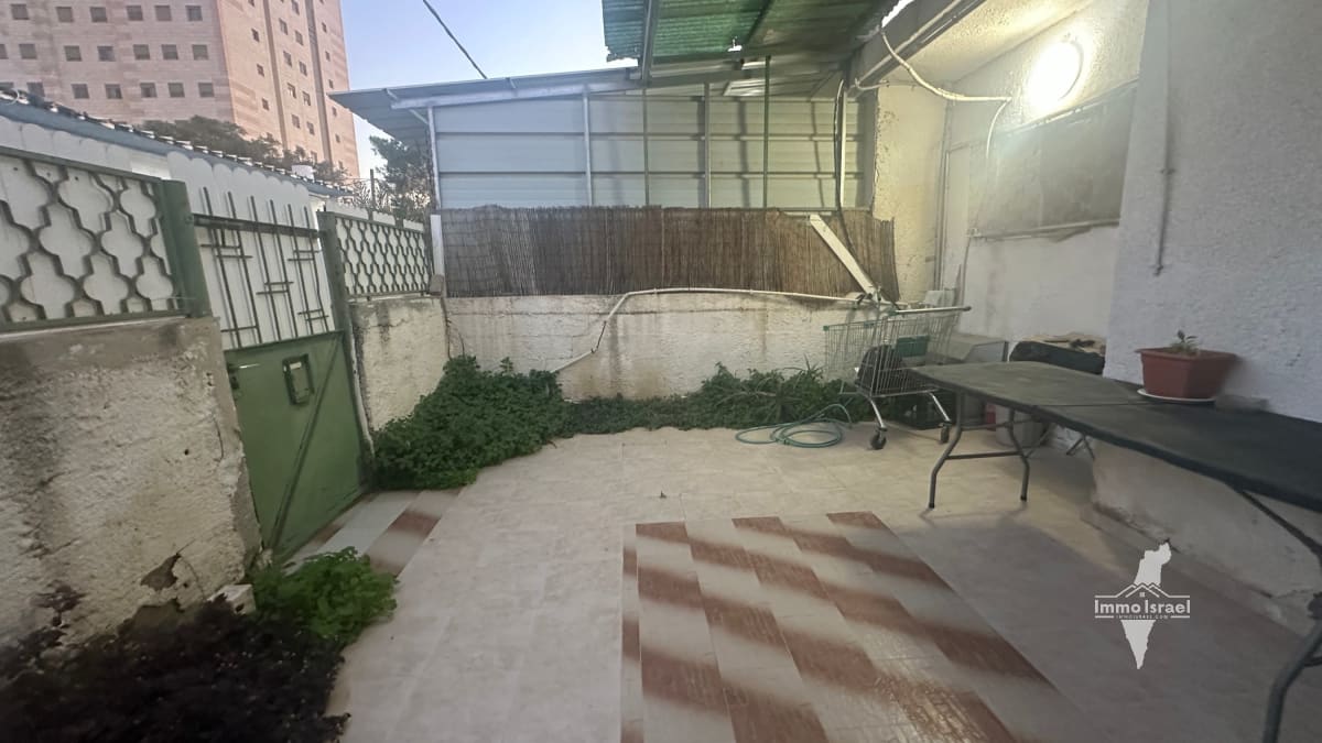 Ground House for Sale with High Yield near the University, Be'er Sheva