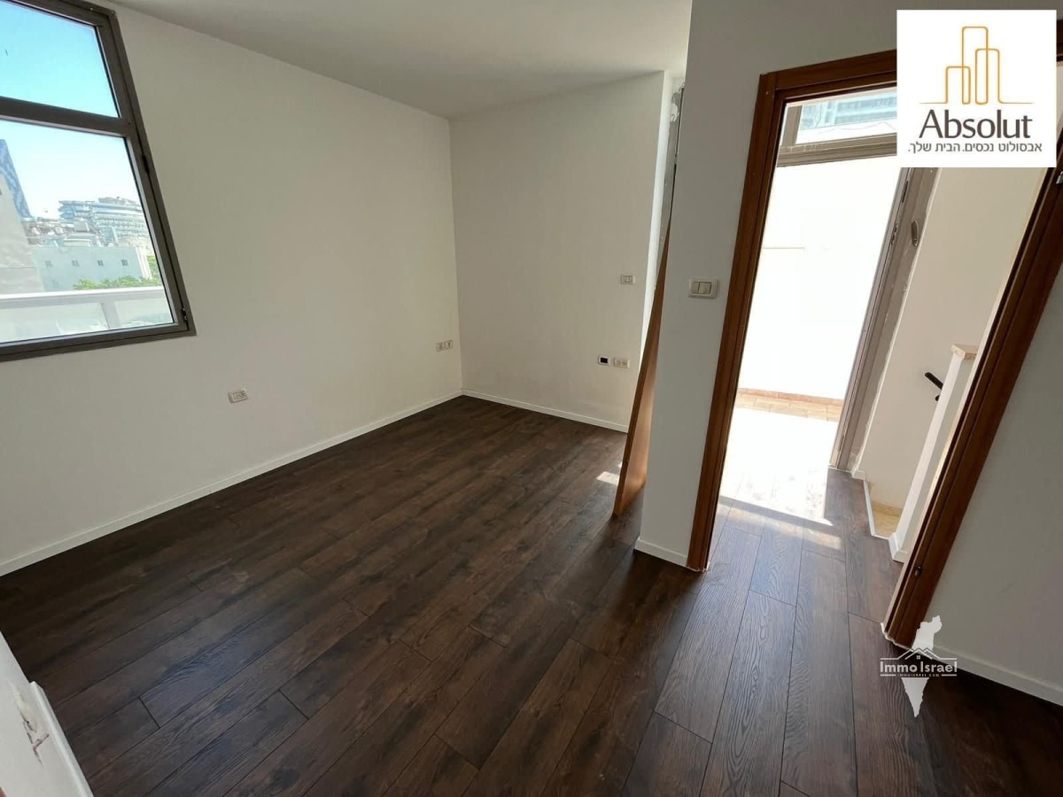 3-комнатный дуплекс на крыше на улице ХаЯркон, Тель-Авив