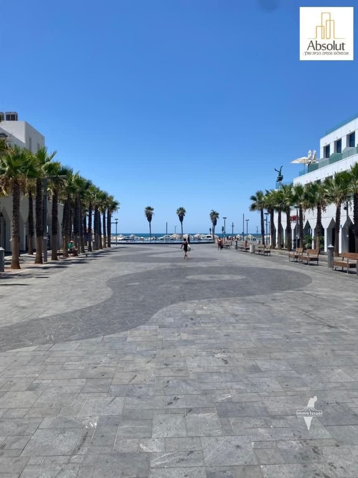 3-Room Roof Duplex for Sale on HaYarkon Street, Tel Aviv