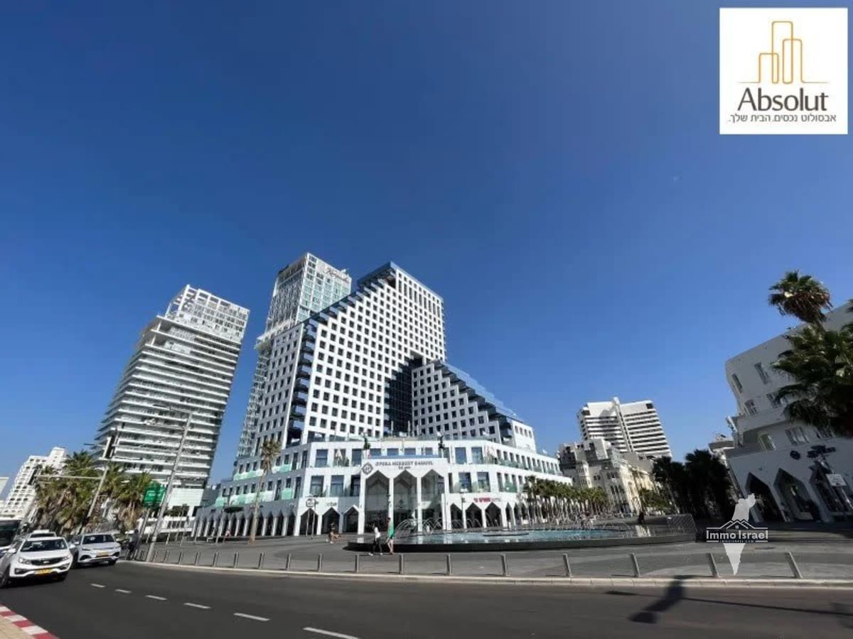 3-Room Roof Duplex for Sale on HaYarkon Street, Tel Aviv