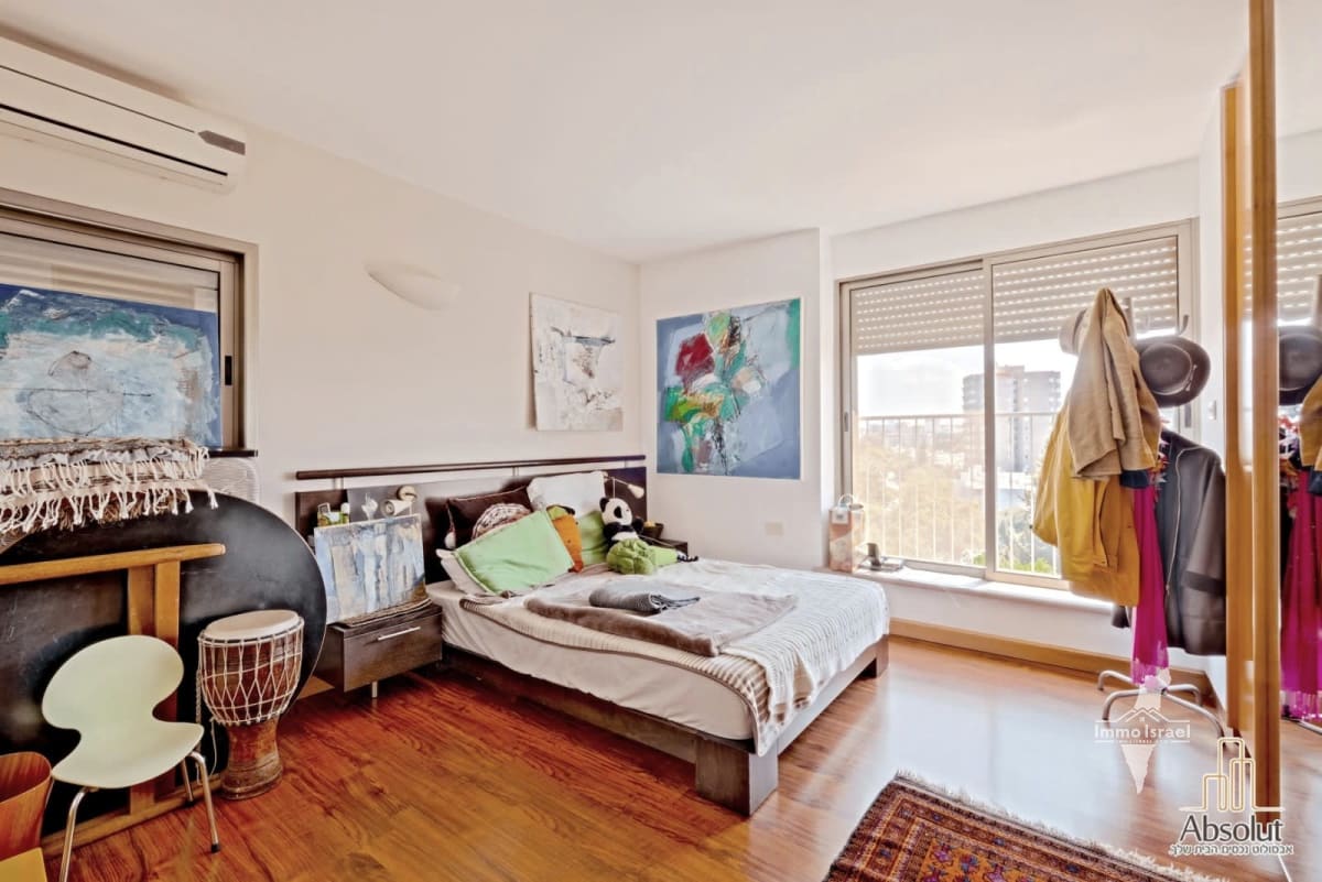 5-Room Roof Duplex for Sale on Burla Street, Tel Aviv