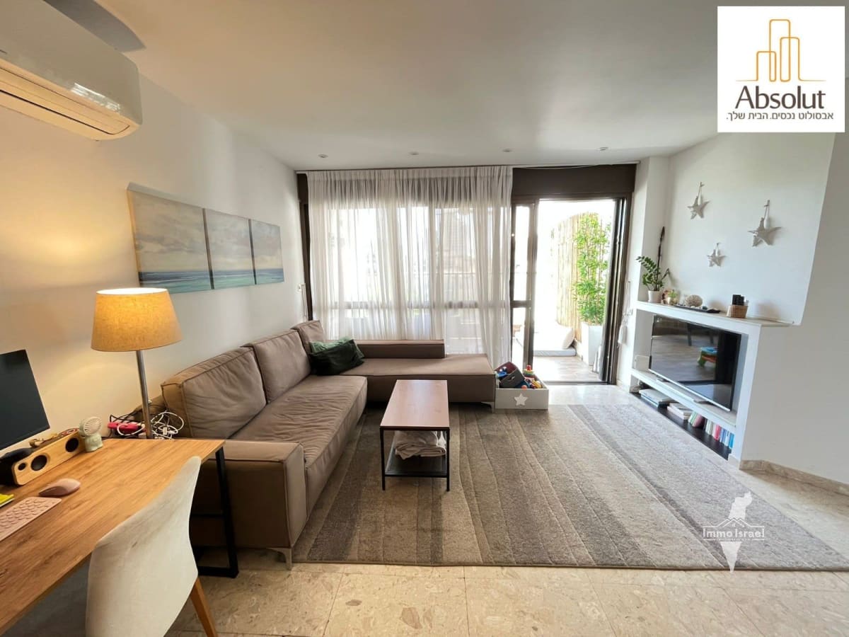 3.5-Room Apartment on Sderot Levi Eshkol, Tel Aviv