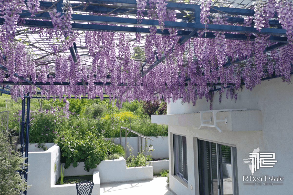 7 Bedrooms Villa for Sale in Beautiful Kamon