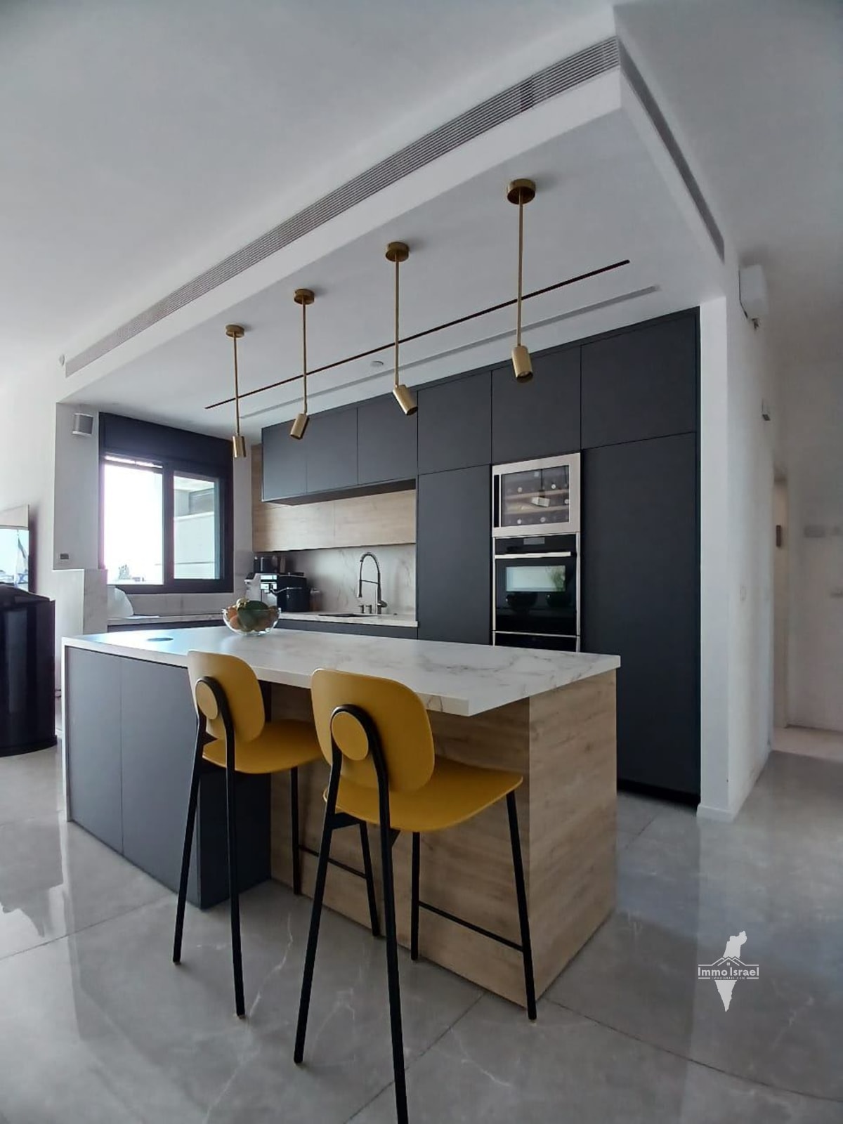 Mini Penthouse for Sale in the Sought-After Katznelson Neighborhood, Rishon LeZion