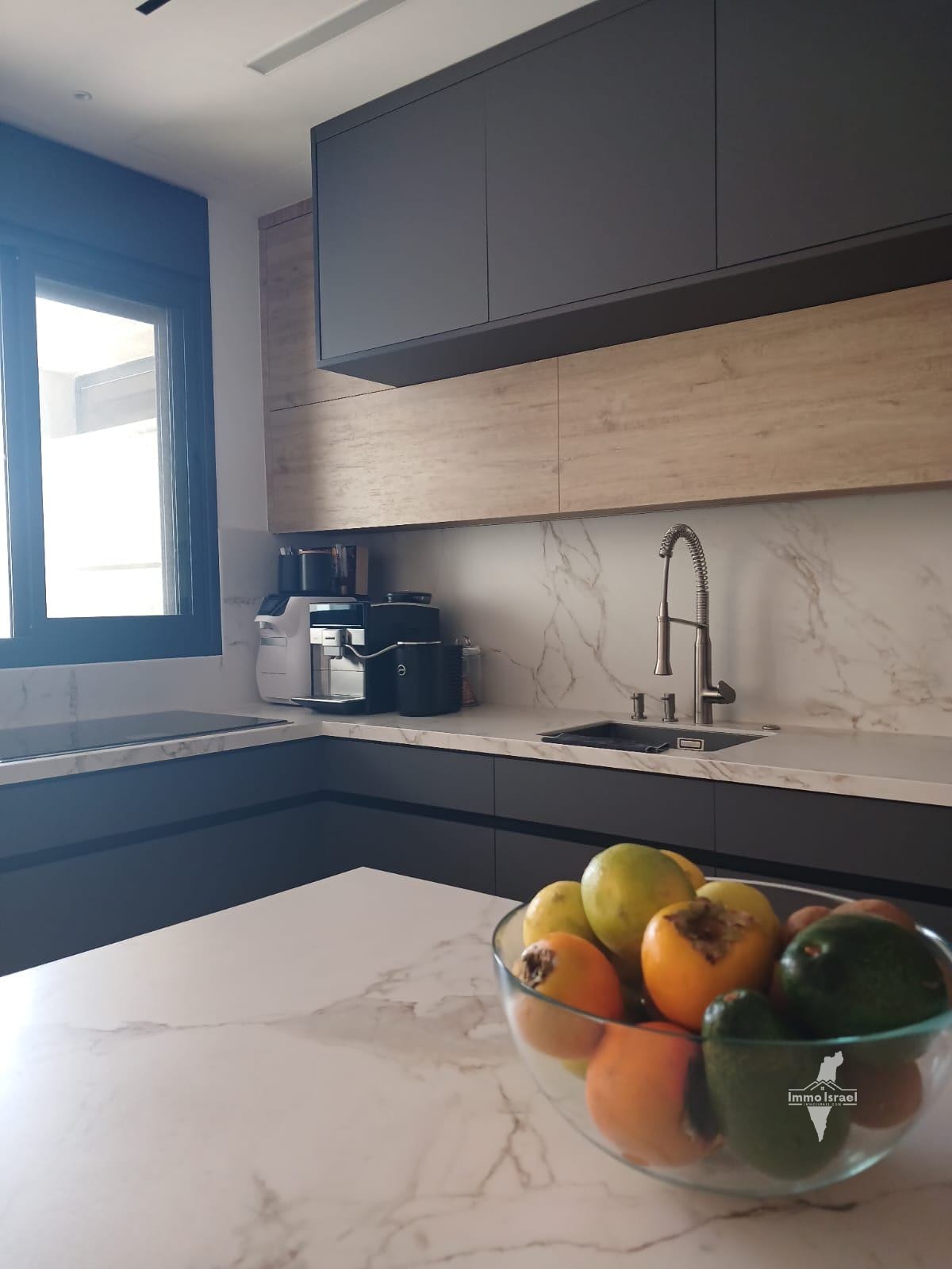 Mini Penthouse for Sale in the Sought-After Katznelson Neighborhood, Rishon LeZion