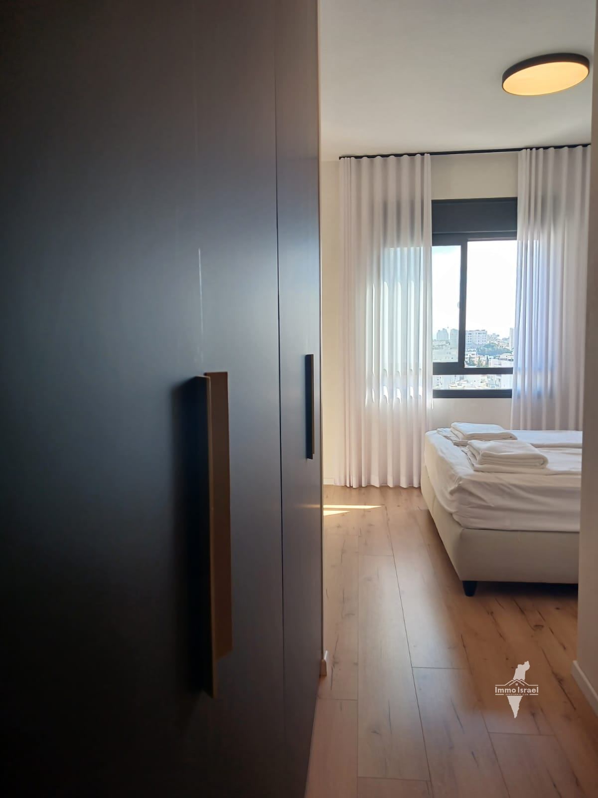 Mini Penthouse for Sale in the Sought-After Katznelson Neighborhood, Rishon LeZion