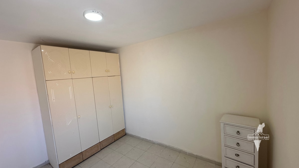 3-Room Apartment on the Second Floor, Hey Neighborhood, Be'er Sheva